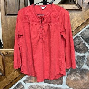 LUCKY brand 100% cotton knit embroidered shirt. Three-quarter leg sleeves. Sz L